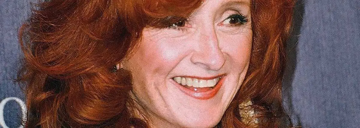 Bonnie Raitt smiling