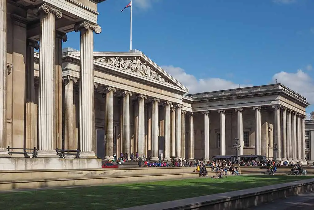 British Museum exterior with left foreground columns and visitors